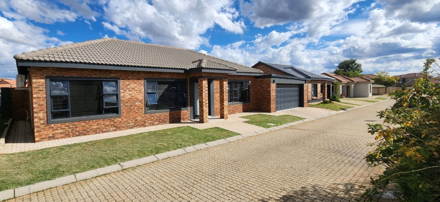 3 Bedroom Property for Sale in Waterberry Estate North West